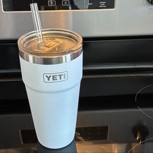 Yeti White Tumbler with Clear Lid